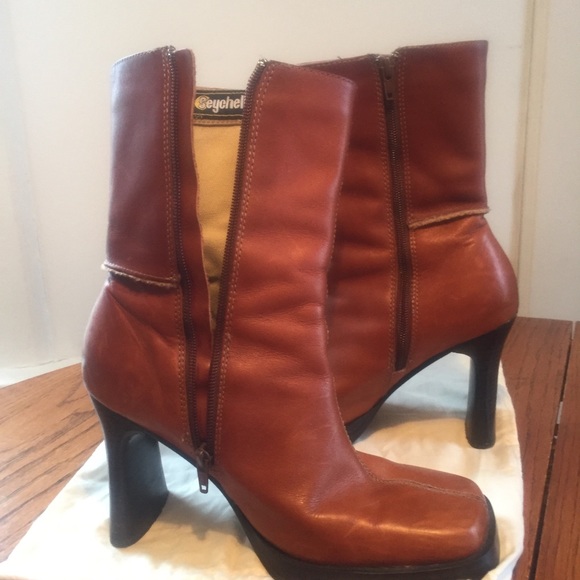 Vintage Seychelles Boots - Picture 2 of 7